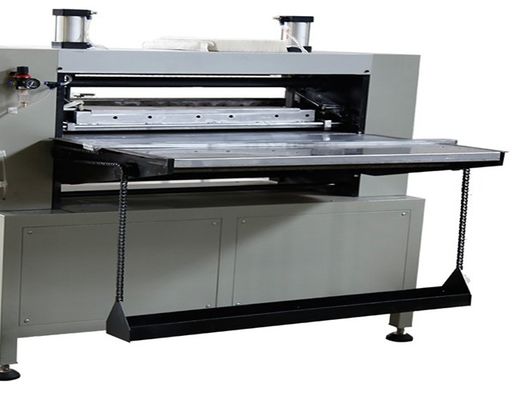 1100mmのプリーツをつける幅の自動車石油フィルターの製造業者はプリーツをつけることをナイフで刺